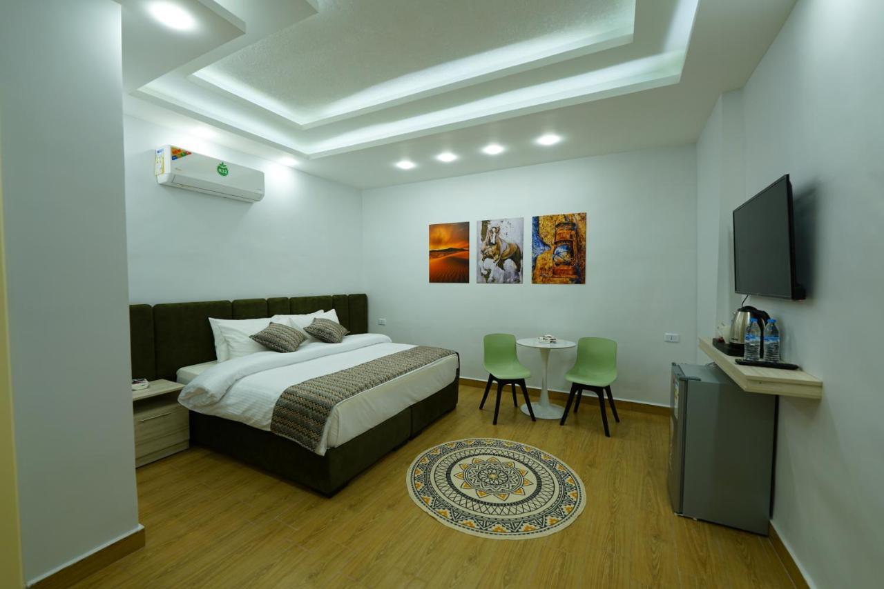 Simple Street Apartment Wadi Musa Exterior photo